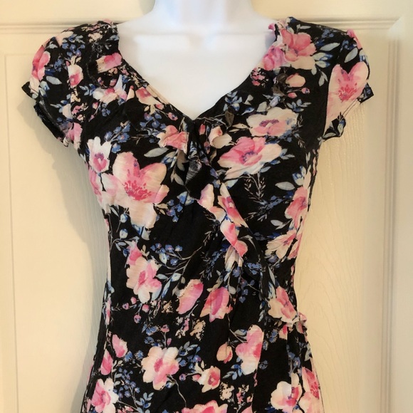 Candie's Tops - CANDIE’S  Floral V-neck Blouse
